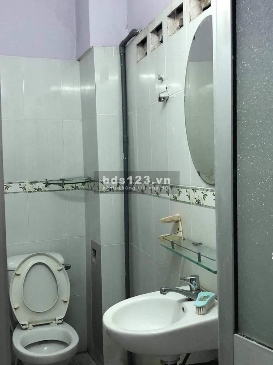 Bán nhà đường NGUYỄN GIA TRÍ (D2 cũ) 29 m2 giá 2 tỷ 4