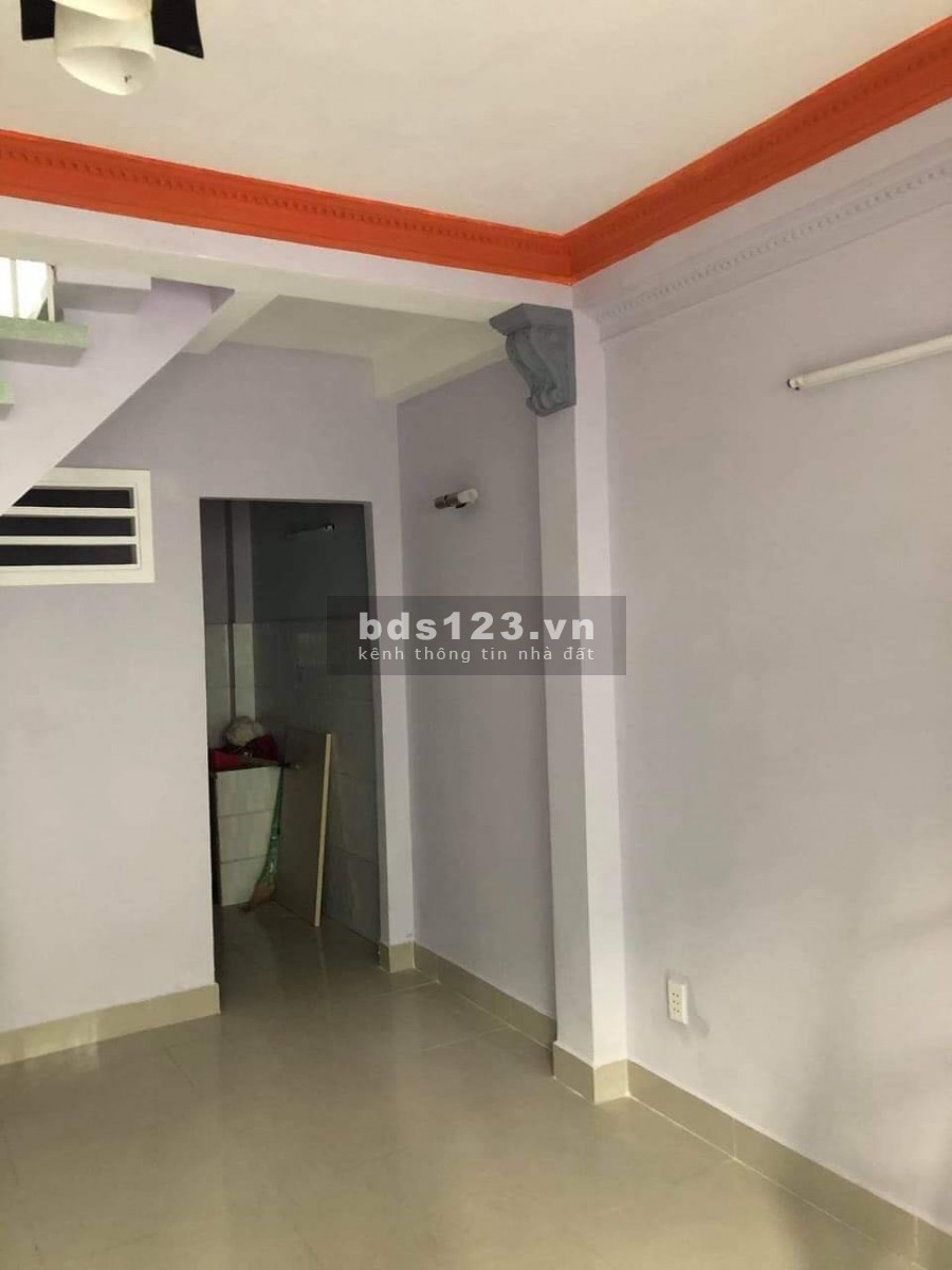 Bán nhà đường NGUYỄN GIA TRÍ (D2 cũ) 29 m2 giá 2 tỷ 4