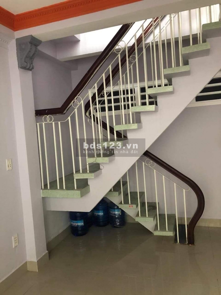 Bán nhà đường NGUYỄN GIA TRÍ (D2 cũ) 29 m2 giá 2 tỷ 4