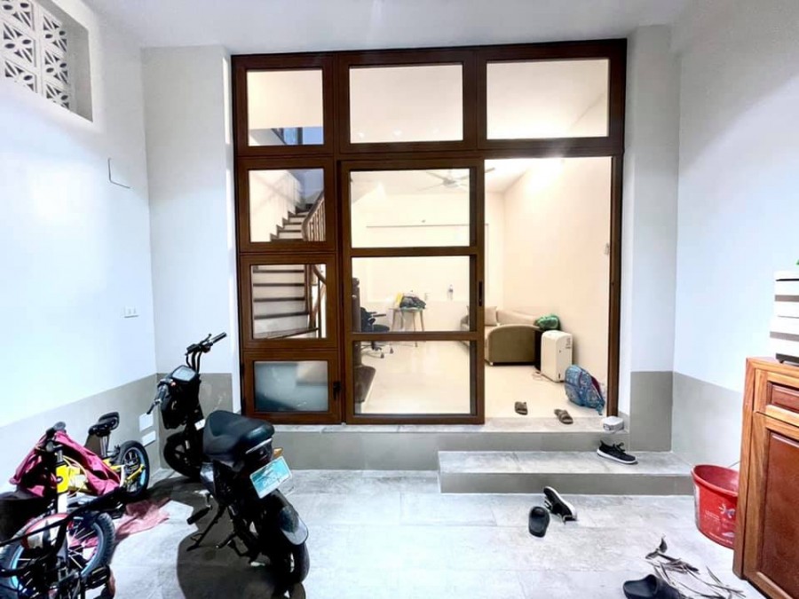 Bán Nhà 35m2 x 5 Tầng Lô Góc, Ô Tô, Kinh Doanh Quận Thanh Xuân Chỉ 6.2 Tỷ.