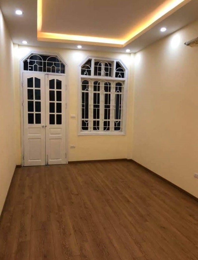 Cần bán gấp nhà phố Bạch Mai 45m 5 tầng 3,3 tỷ