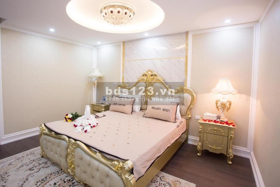 Cần bán tòa nhà lô góc, Trần Quốc Hoàn, Cầu Giấy; 99M, 9 tầng, mặt tiền 14m, giá 28 Tỷ. 0968990560