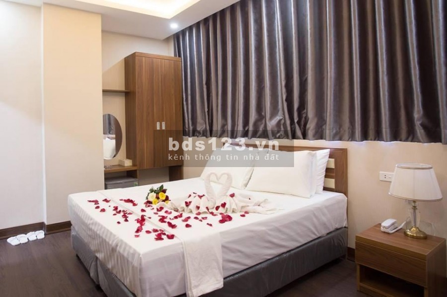 Cần bán tòa nhà lô góc, Trần Quốc Hoàn, Cầu Giấy; 99M, 9 tầng, mặt tiền 14m, giá 28 Tỷ. 0968990560
