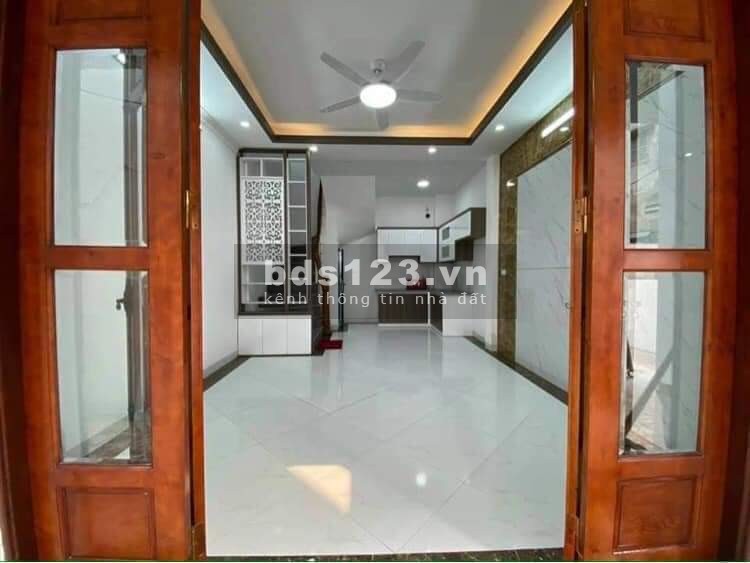 HẠ GIÁ BÁN GẤP NHÀ NGUYỄN ĐỨC CẢNH, MỚI XÂY, 32 M2*5 TẦNG, MT 4M GIÁ 2.8 tỷ