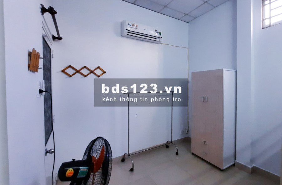 Phòng Gía Rẻ Có Nội Thất Hẻm 824 Huỳnh Tấn Phát Q7 (Gần Phú Thuận, Cầu Phú Mỹ)