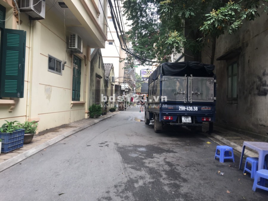 Chính chủ bán đất đẹp 96,5m mặt đường 42 thông sang 95 Phố Bòm, Sài Đồng