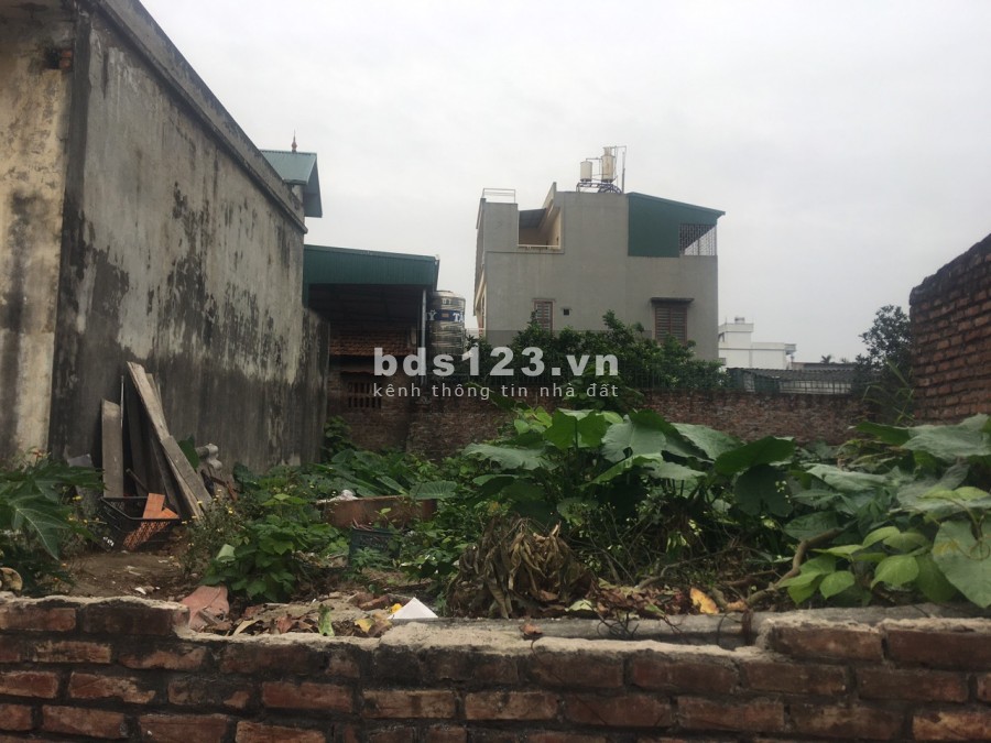 Chính chủ bán đất đẹp 96,5m mặt đường 42 thông sang 95 Phố Bòm, Sài Đồng