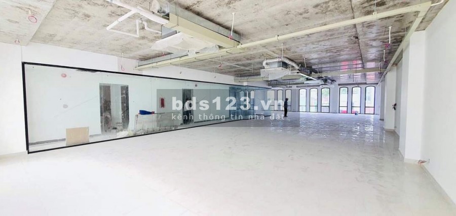 Khai trương văn phòng 1000m2 trần não Bình An Quận 2