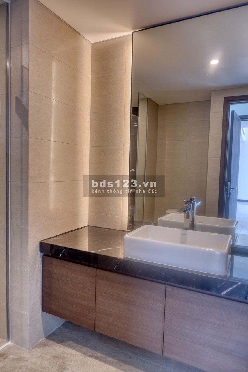 Cho thuê căn 3PN tầng cao view sông tòa Linden siêu đẹp