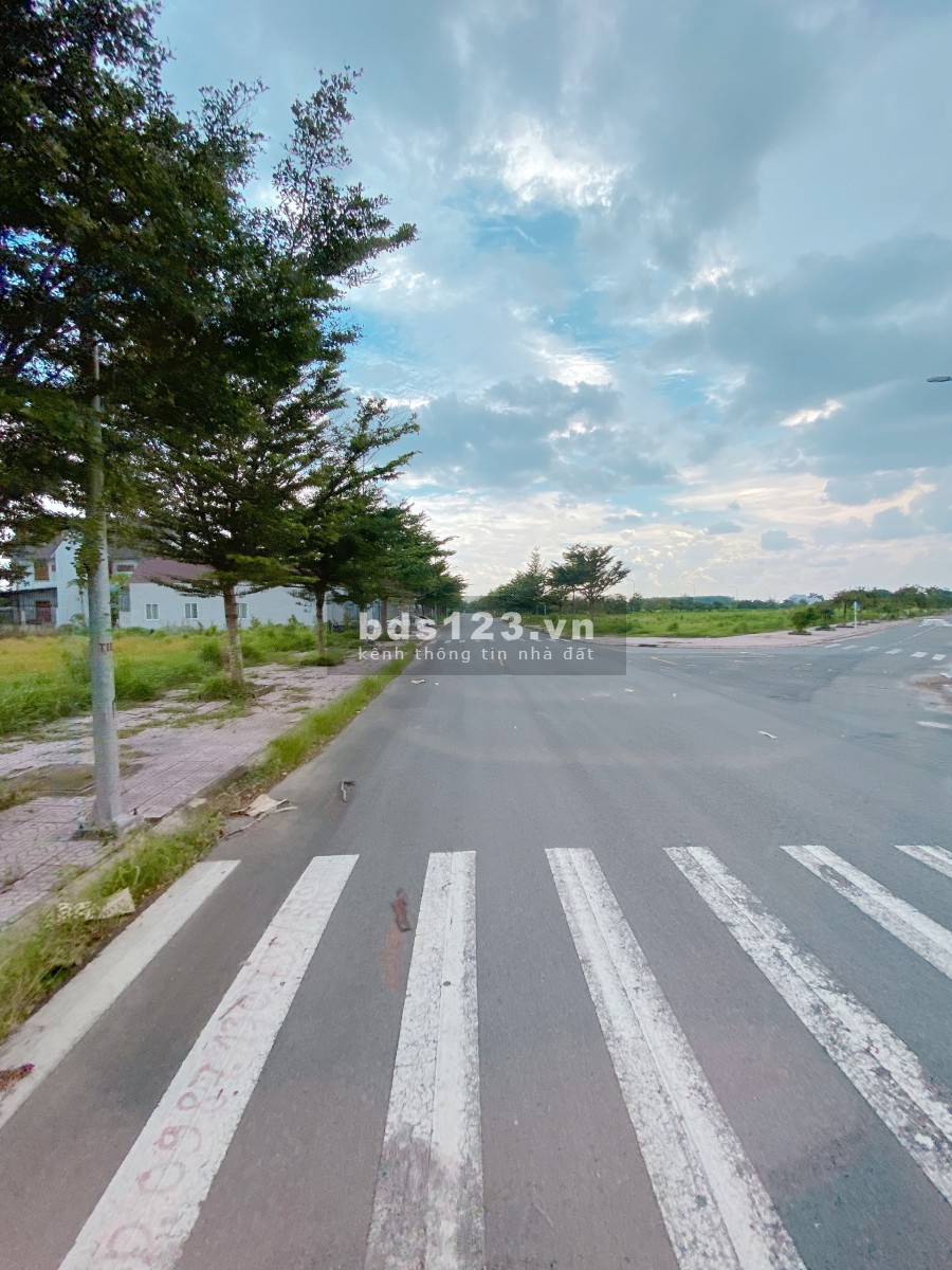 Còn duy nhất lô đất KDC Thanh Niên, Nhà Bè, xây dựng ngay, DT 100m2 giá 1tỷ8