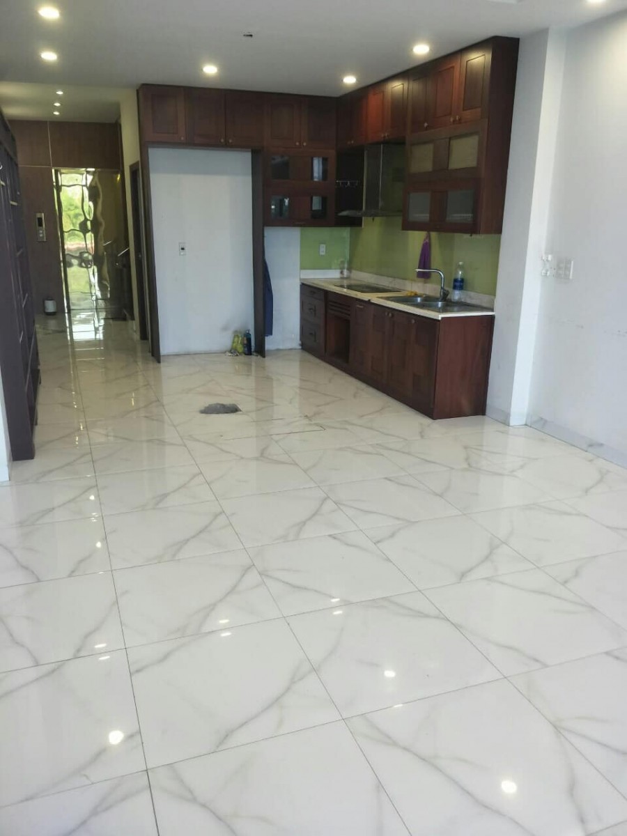 Bán nhà mặt phố Tố Hữu, 7T, thang máy, gara, DT 50m, MT 4m, kinh doanh đỉnh, giá 9.5 tỷ.