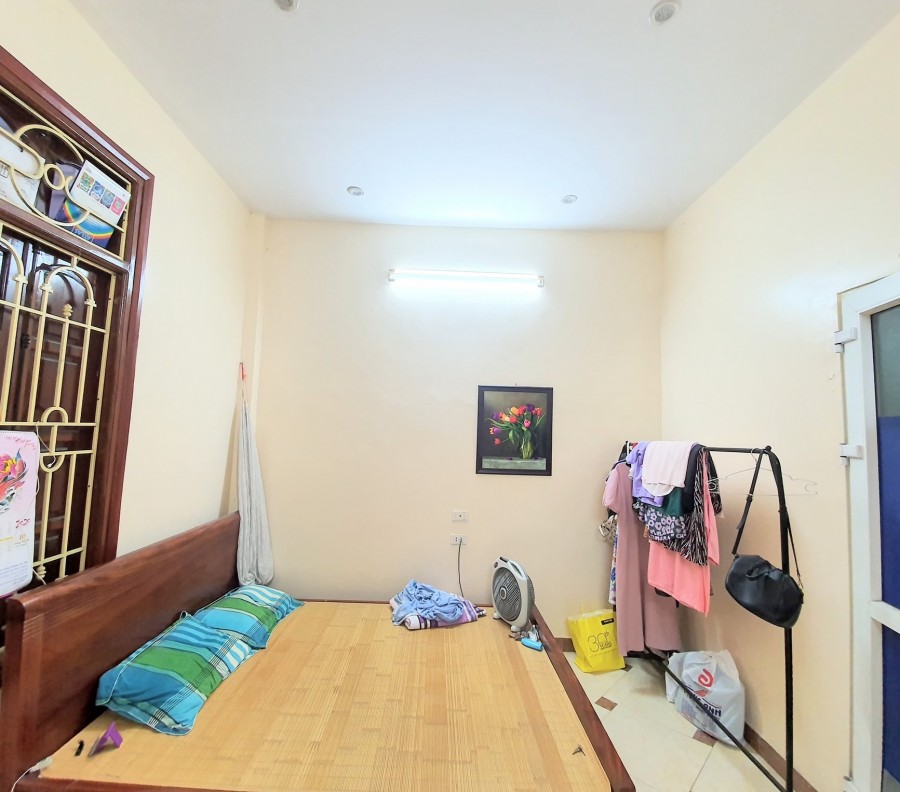 Bán nhà 4 tầng Bùi Ngọc Dương 50m 4 tầng giá chỉ 2,6 tỷ ở ngay,