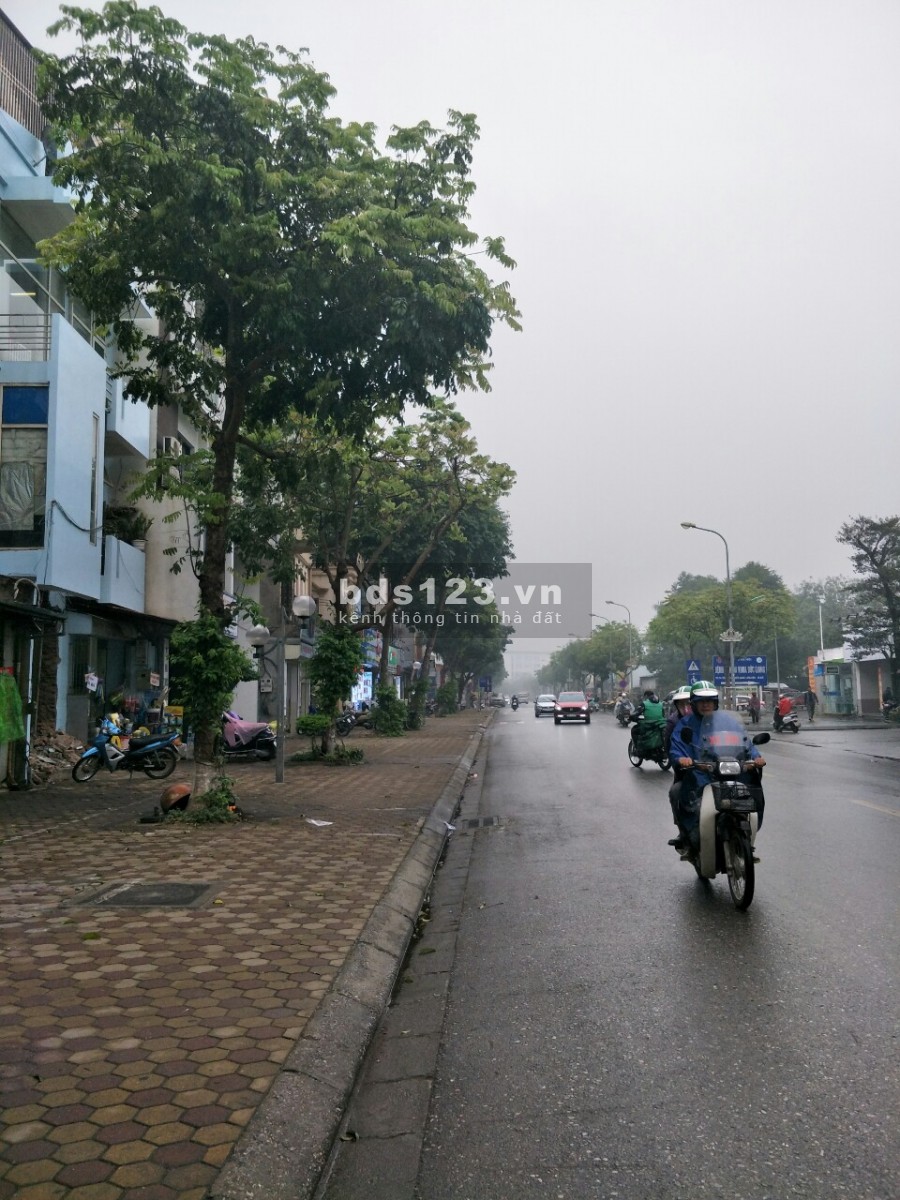 Bán nhà mặt phố Trường Lâm, Long Biên 58m2, 1 tầng, giá 8.7 tỷ. Kinh doanh tốt, Vỉa hè 5m.