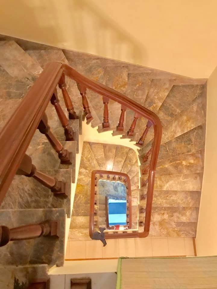 Bán nhà Pháo Đài Láng 4T,MT4.6m,ở kinh doanh đều được
