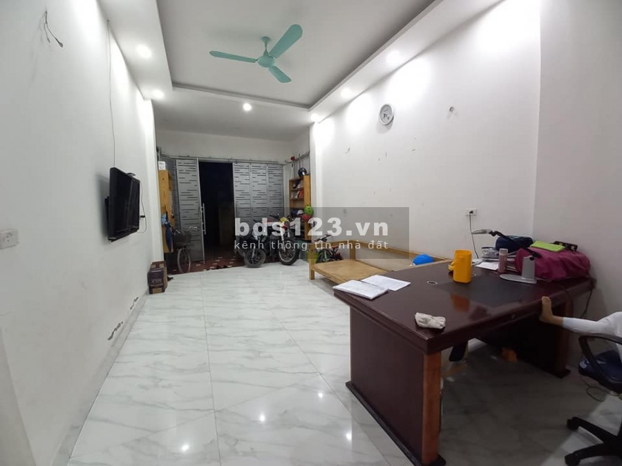 Bán rất gấp nhà ô tô, KD Phố Tô Vĩnh Diện: 65m2, 4T, 6 tỷ