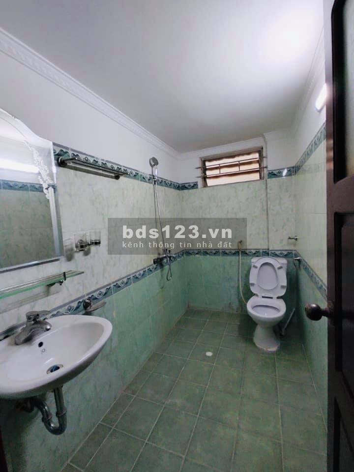 Nhà trung tâm đống 3 thoáng, đẹp ở luôn, 30m, MT 5m, giá 2,5 tỷ