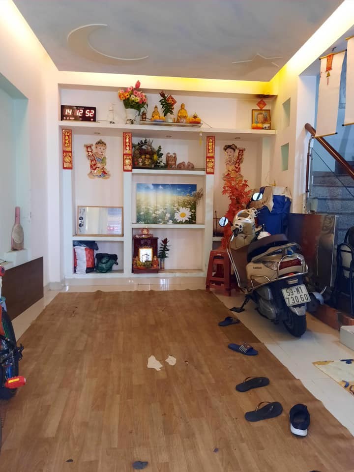 Bán gấp nhà hẻm Huỳnh Văn Bánh, khu VIP Phú Nhuận, 40m2, đúc BTCT 5 tầng, 7 phòng ngủ.
