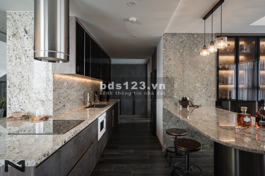 Bán gấp Mặt ngõ Vũ Hữu giá 9.2 tỷ, 55mx5 tầng, Oto vào, KD lớn