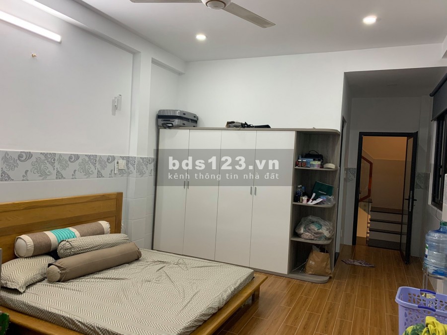 Bán gấp 50m22 tầng Âu Cơ Phường 10 Tân Bình giá 4 tỷ.