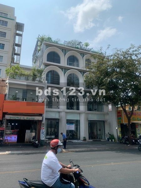 Vĩnh Khánh, Phường 10, Quận 4. mt đẹp xuất sắc 3L