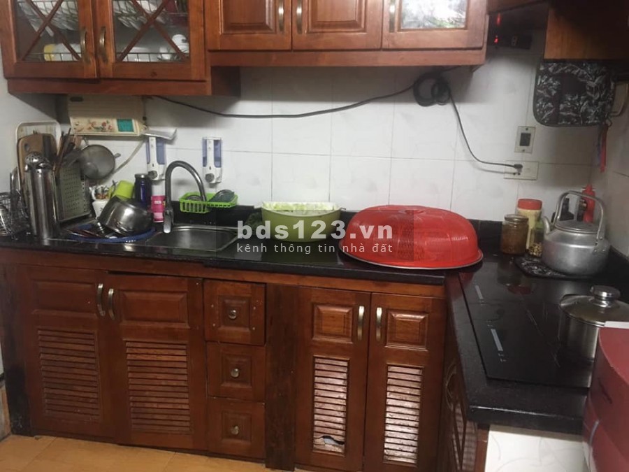 Bán nhà Ngõ 1194 Đường Láng, Ô tô đỗ cách 10m, 34m2, giá 3,3tỷ.