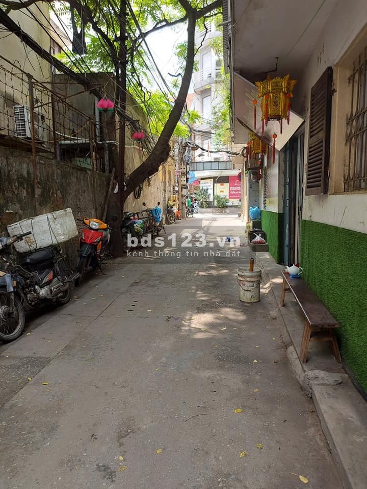Bán nhà Ngõ 1194 Đường Láng, Ô tô đỗ cách 10m, 34m2, giá 3,3tỷ.