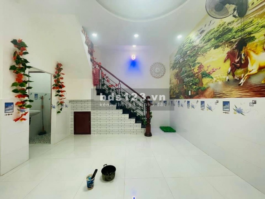 Bán nhà HXH Bùi Thế Mỹ, Tân Bình 45m2, 2 tầng BTCT chỉ 4,79 tỷ