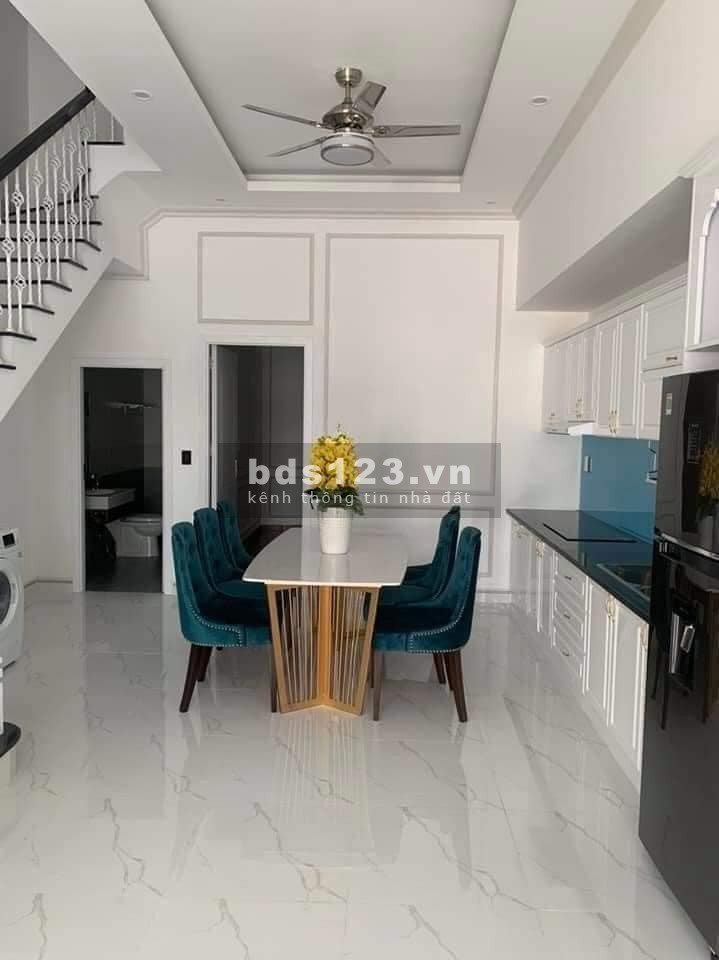 Trả Nợ Ngân Hàng Bán Nhà Hẻm Lớn Cao Đạt Quận 5 Diện tích 27m2 Chỉ 6.4tỷ.
