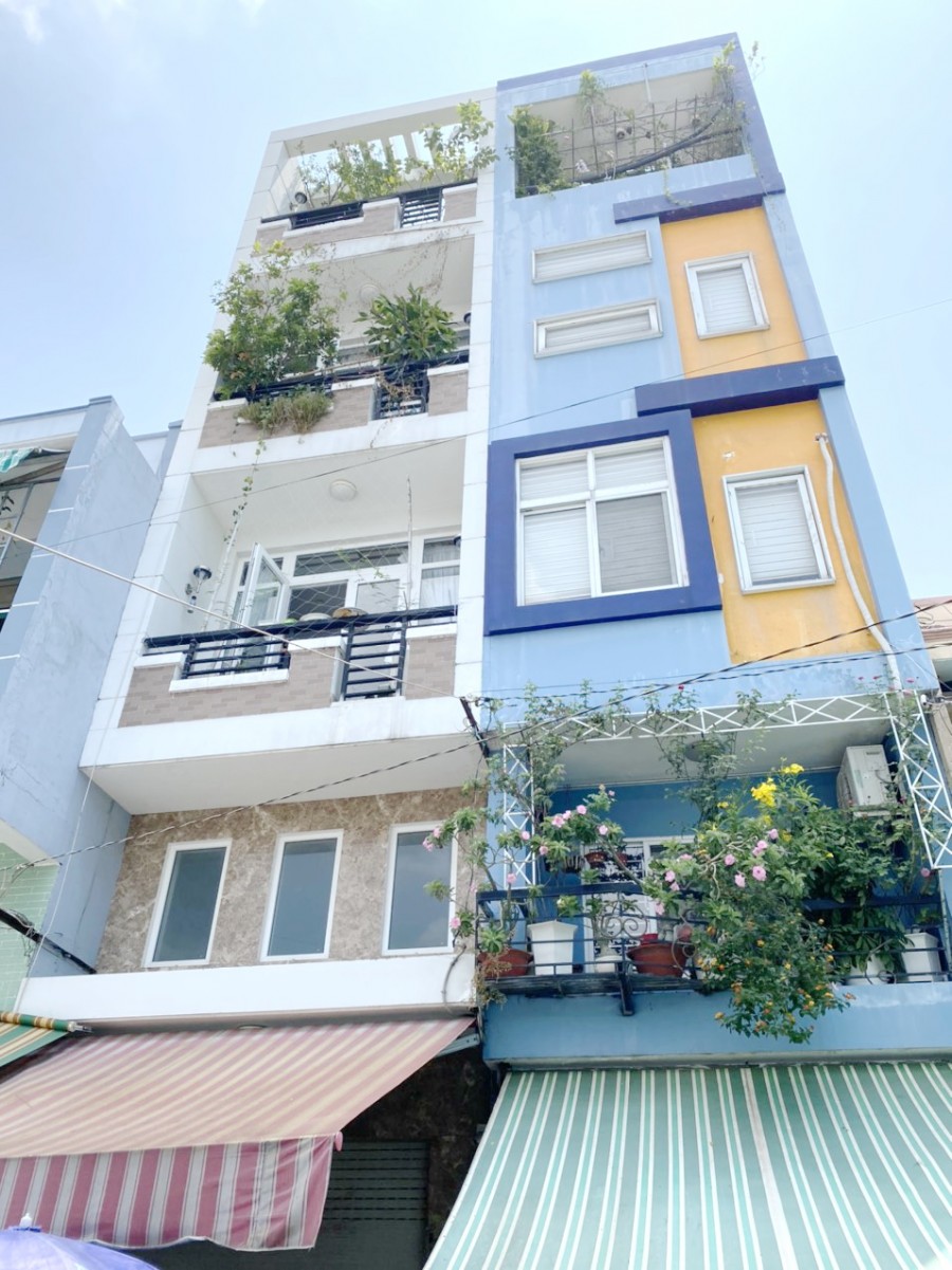 Nhà nở hậu, 2 lầu, ST, mặt tiền chợ Rạch Ông P2 Q8