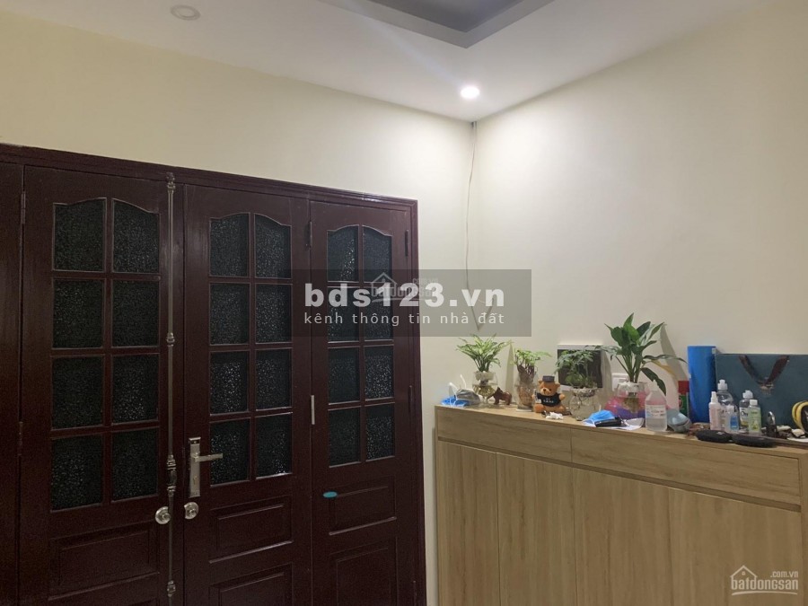 Nhà khu chợ Vĩnh Phúc, Ba Đình, đẹp miễn chê. 60m tân cổ điển, 5,6 tỉ