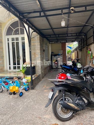 Chính chủ cho thuê biệt thự sân vườn, Đường 9, khu Hiệp Bình Chánh, Thủ Đức.