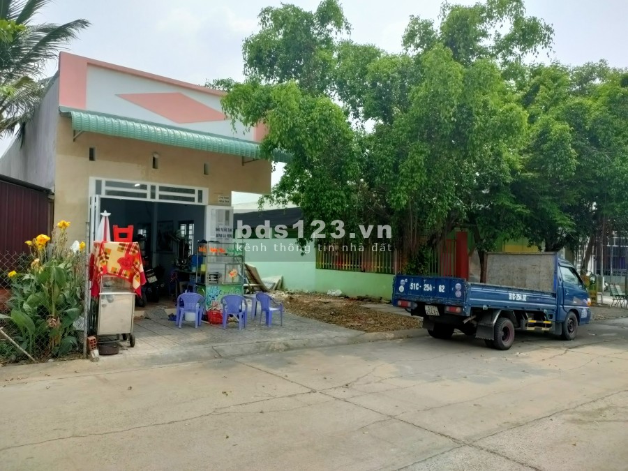 BÁN 2 DÃY TRỌ GỒM 2 NHÀ 8 PHÒNG, KCN MỸ PHƯỚC