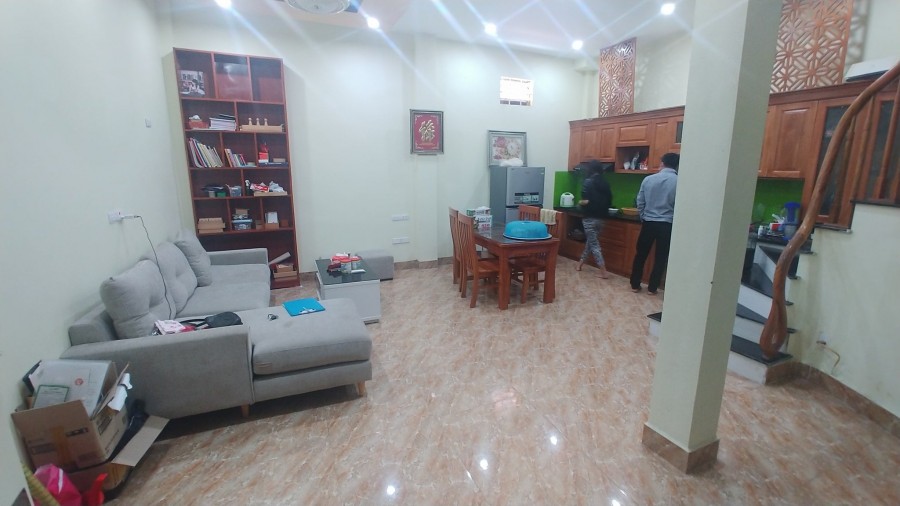 Bán nhà Hoàng Mai, 48m2, 4 tầng, sổ đỏ chính chủ, nhà mới về ở luôn