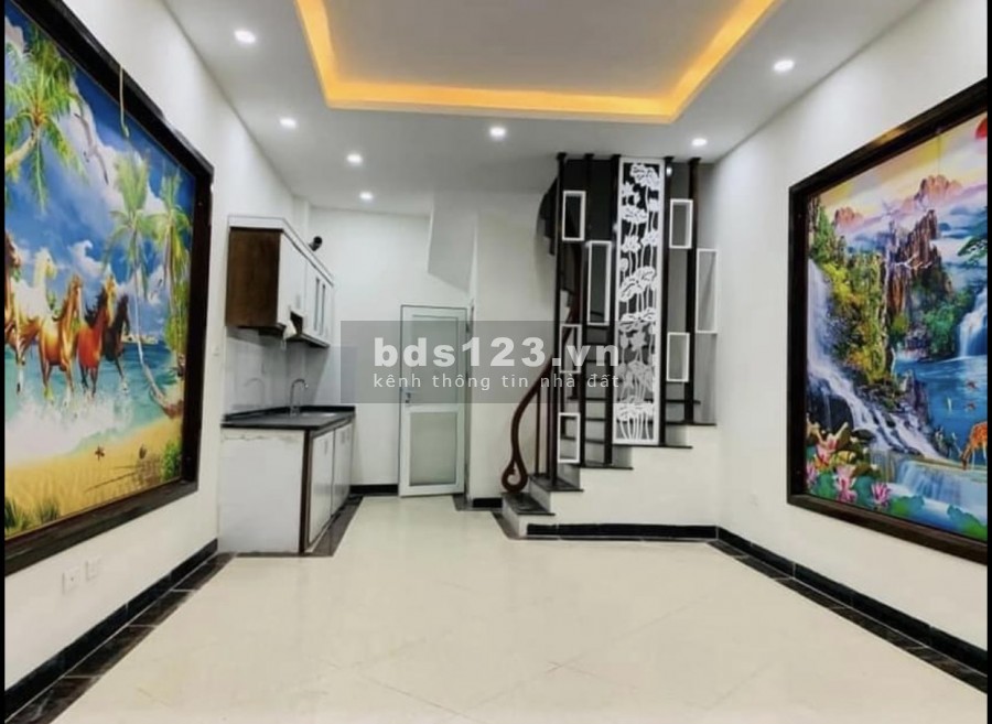 HƠN 3 TỶ NHÀ XÂY MỚI LONG BIÊN 35M2*5T, MT 4,6M NGÕ XE 3 GÁC GẦN PHỐ - NHANH CÒN KỊP