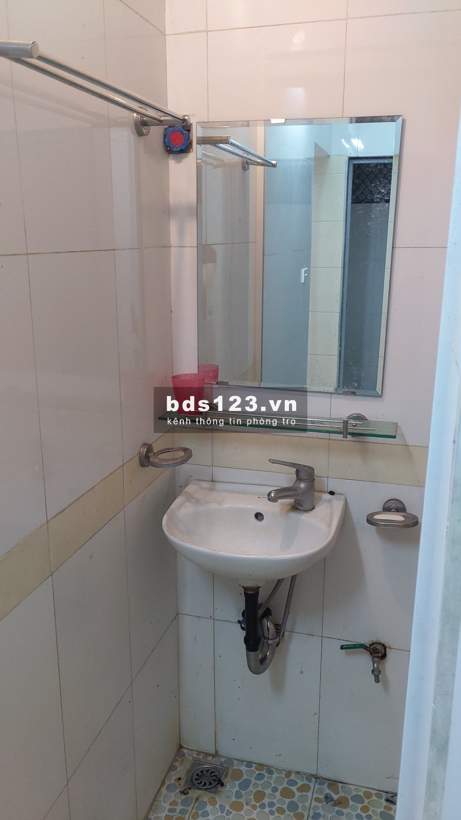 PHÒNG TRỌ KHÉP KÍN VỊ TRÍ ĐẸP Ở PHỐ HÀO NAM (CHÍNH CHỦ)