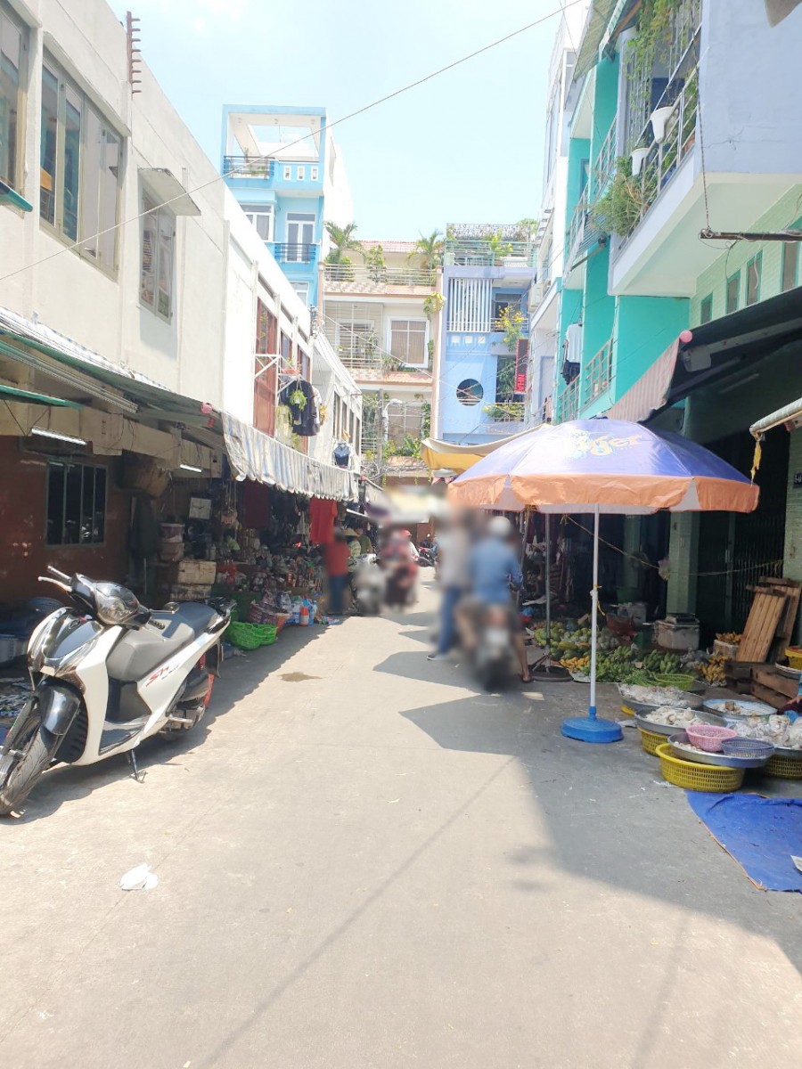 Nhà 45.5m2/2lầu/ST, mặt tiền chợ Rạch Ông P2 Q8