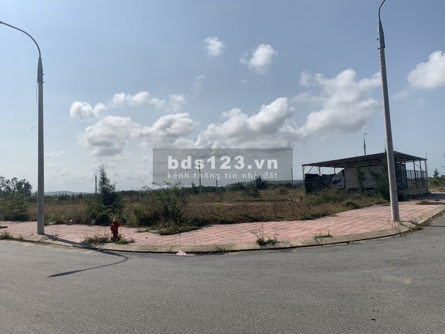 CẦN BÁN NHANH LÔ ĐẤT MẶT TIỀN ĐƯỜNG 15M5 VIEW BIỂN XÃ TỊNH KỲ TP QUẢNG NGÃI
