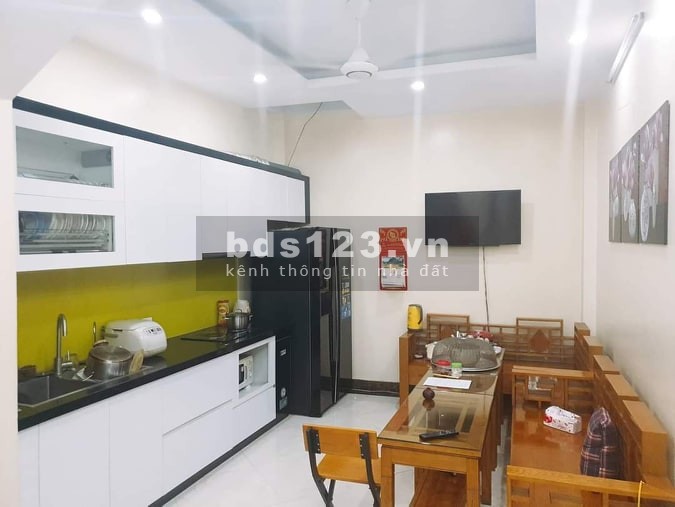 BÁN NHÀ Nguyễn Sơn, Long Biên 57m2, ngang rộng hơn 4m, ngõ rộng, gần 4 tỷ. LH: 0977611089