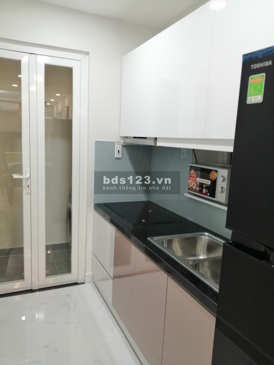 Cần bán gấp căn hộ cao cấp Terra Royal, căn góc 2PN, tặng full nội thất, 5.4 tỷ, LH: 0969.7979.16