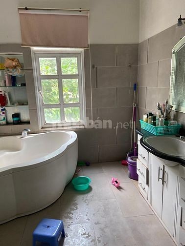 Chính chủ cho thuê biệt thự sân vườn, Đường 9, khu Hiệp Bình Chánh, Thủ Đức.
