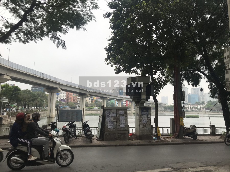 Cho thuê văn phòng 50m2 mặt phố Mai Anh Tuấn. đối diên hồ Hoàng Cầu, Đống Đa.