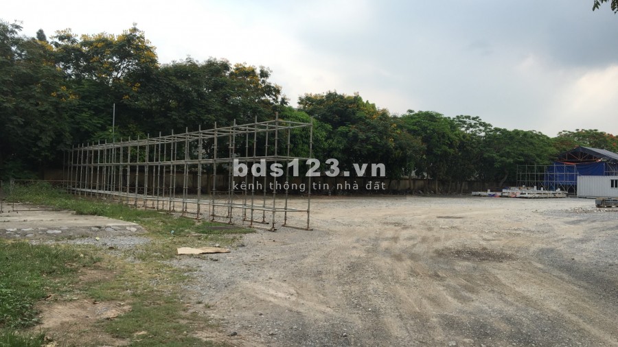 Cho thuê mặt bằng có diện tích 5000m2, hoặc dựng nhà xưởng sản xuất, giao thông thuận lợi, mặt bằng đẹp