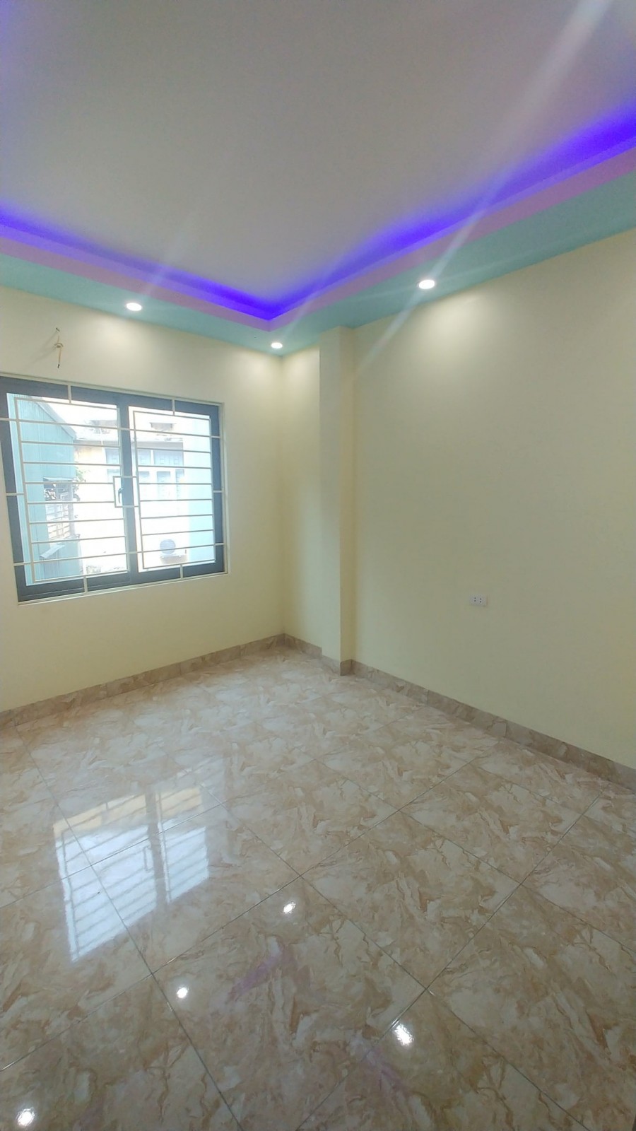 Bán nhà Hoàng Mai, 48m2, 4 tầng, sổ đỏ chính chủ, nhà mới về ở luôn