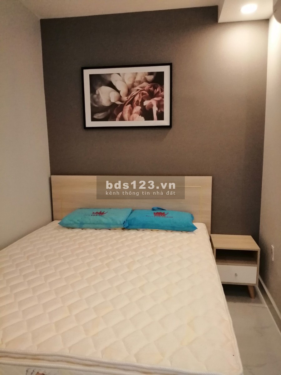 Cần bán gấp căn hộ cao cấp Terra Royal, căn góc 2PN, tặng full nội thất, 5.4 tỷ, LH: 0969.7979.16