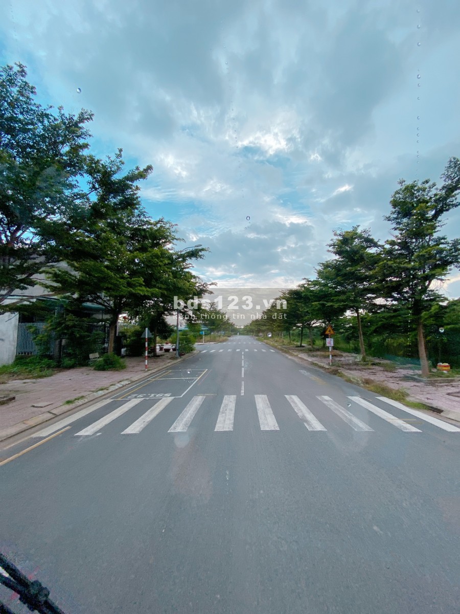 Còn duy nhất lô đất KDC Thanh Niên, Nhà Bè, xây dựng ngay, DT 100m2 giá 1tỷ8