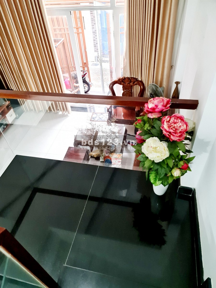 Bán nhà đường Trường Sơn, 26,8m đến Công Viên Lê Thị Riêng, chỉ 4 tỷ 6