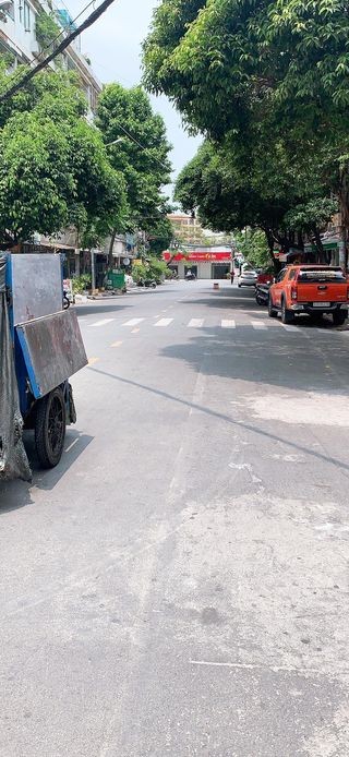 Bán nhà sát Độc Lập Quận Tân Phú, 2 tấm, xe tải đỗ cổng chỉ nhích 5 tỷ.