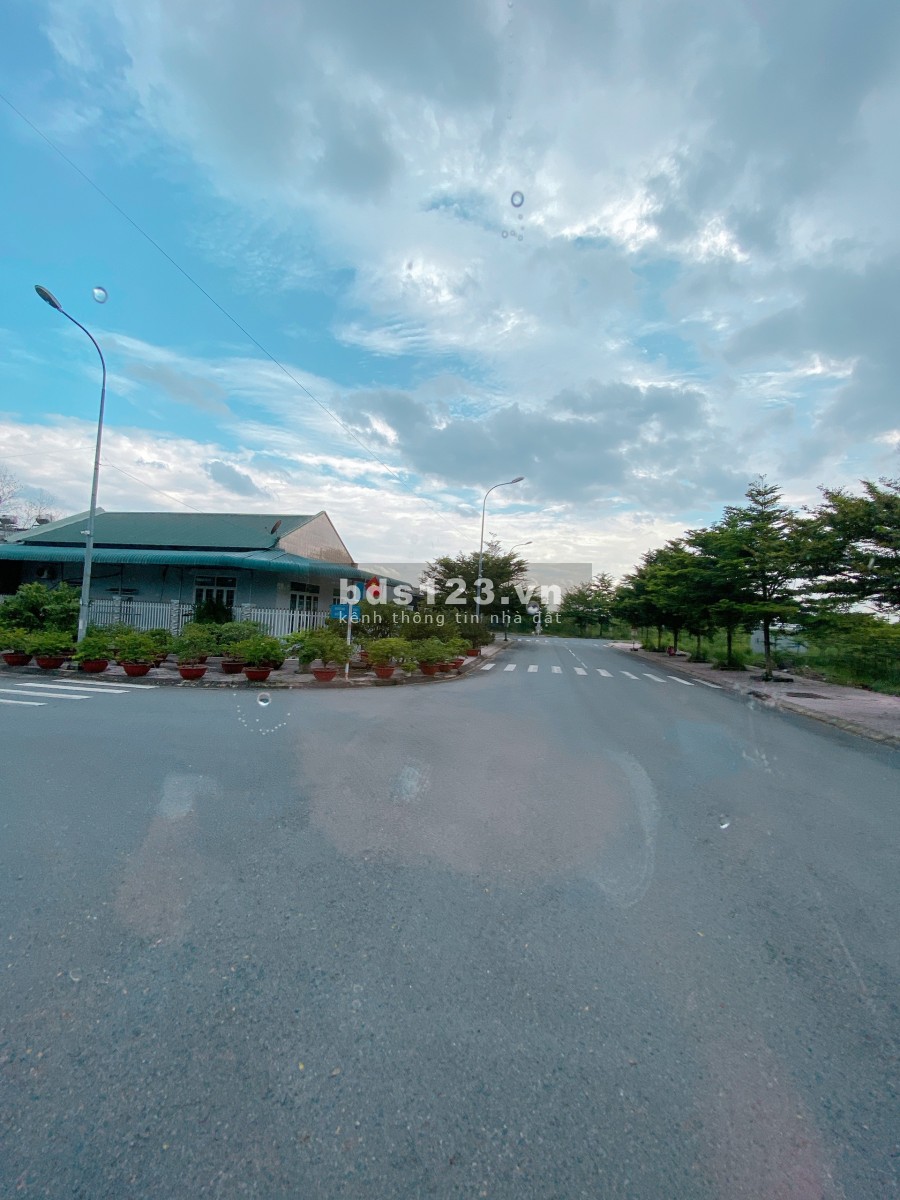 Còn duy nhất lô đất KDC Thanh Niên, Nhà Bè, xây dựng ngay, DT 100m2 giá 1tỷ8