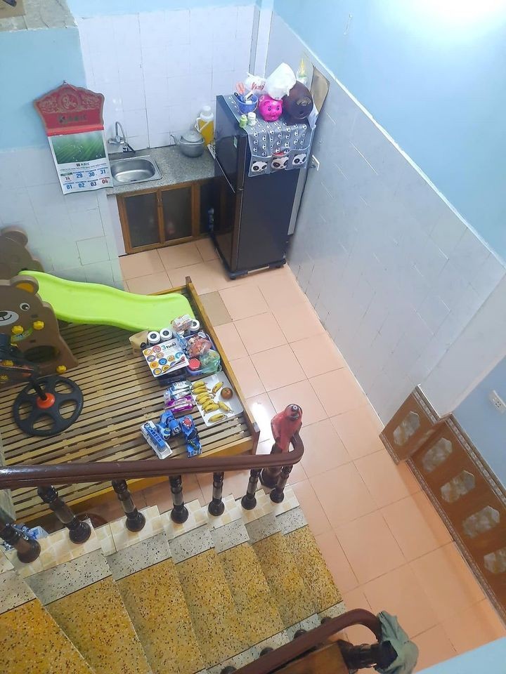 Bán nhà:Đường Bùi Xương Trạch,TX,HN. DT:34m2*3T, MT: 3,5m,Giá 2.8 tỷ.LH: Mr Thanh 0977686830