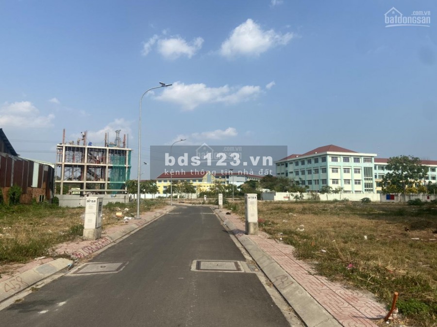 Cần bán gấp đất liền kề Villa Nguyễn Xiển, Trường Thạnh, Q9, từ 2.9 tỷ/nền SR, XDTD.